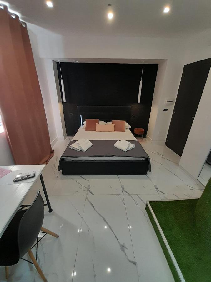 Mayfair Lifestyle Suites By Babylon Stay Nápoles Exterior foto