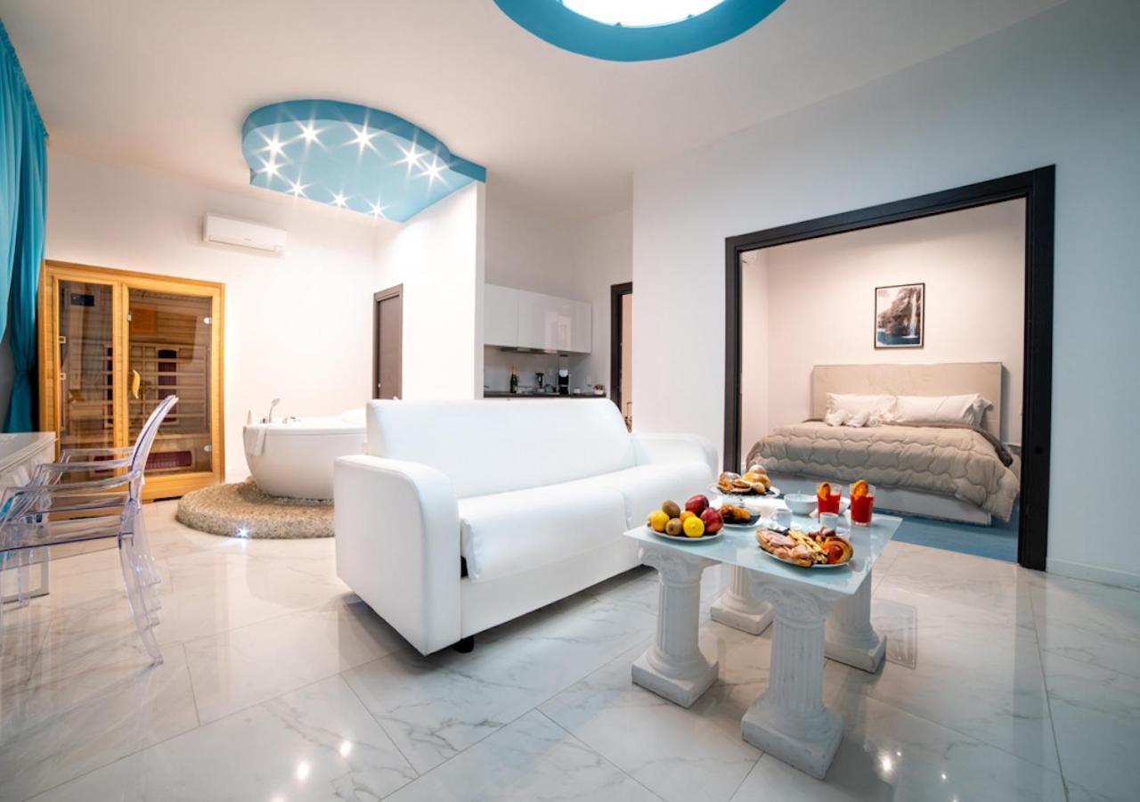 Mayfair Lifestyle Suites By Babylon Stay Nápoles Exterior foto